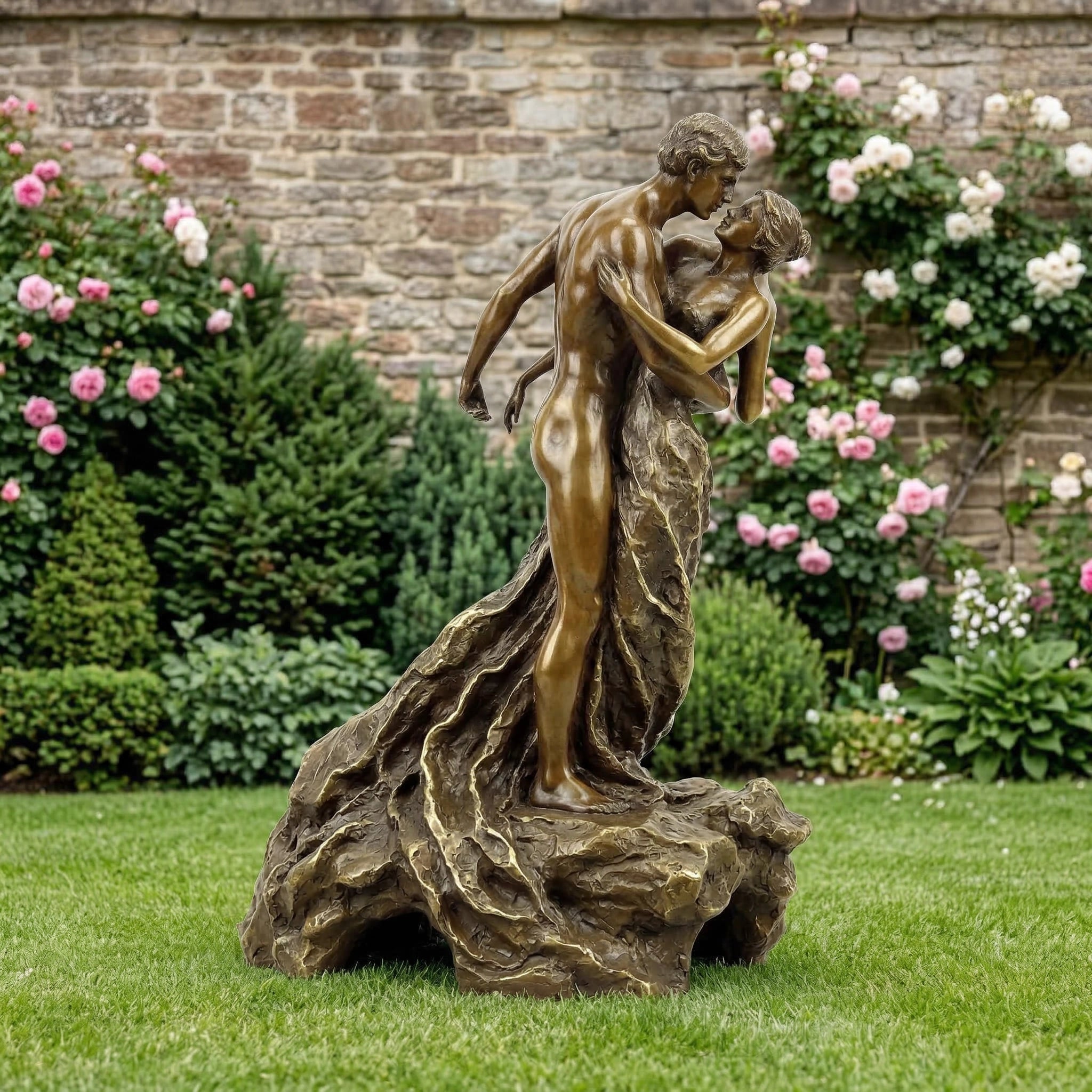 Vela-Bronze--Brass-Embrace-Figure-Sculpture-Garden-Courtyard-VSBS-8125-02