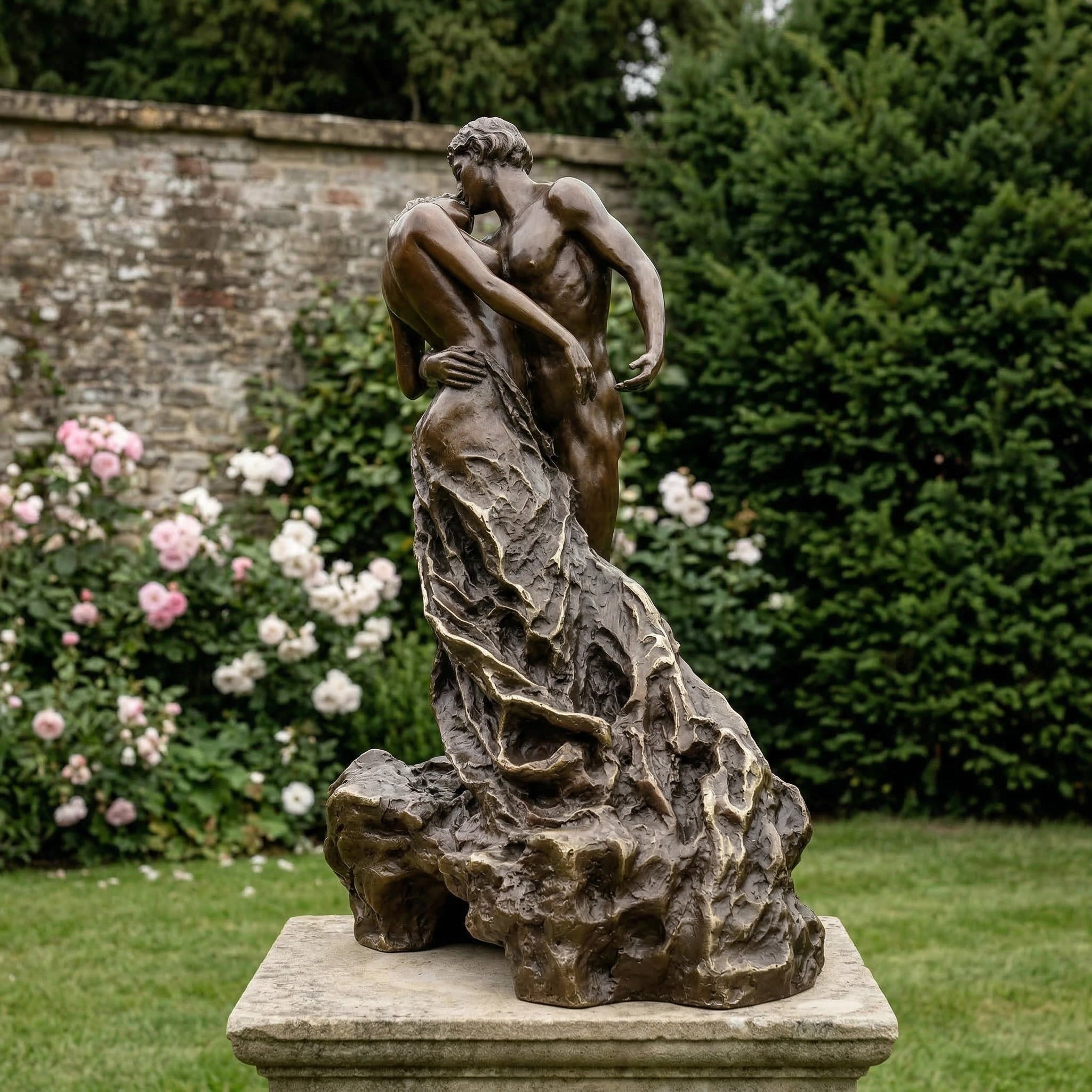 Vela-Bronze--Brass-Embrace-Figure-Sculpture-Garden-Courtyard-VSBS-8125-03